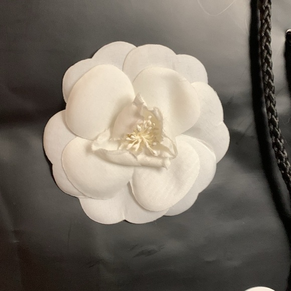 Chanel Paper Shopping Bag 🔴 50% off the listed price - Picture 3 of 6